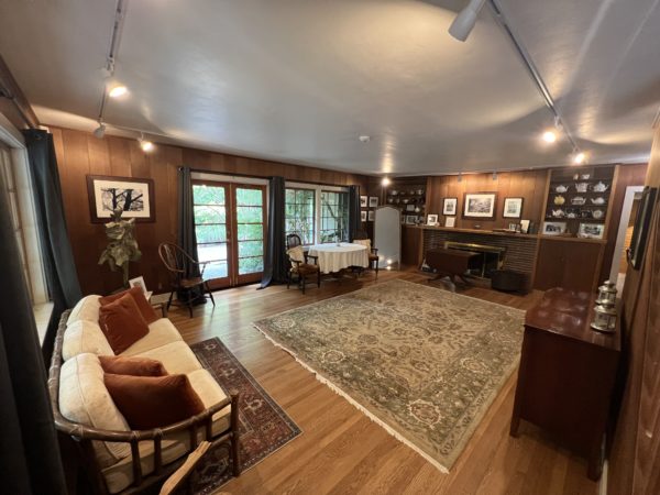 Ed's Cottage-living room
